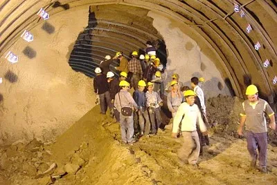 TUNEL ABIERTO GUAYASAMIN - QUITO