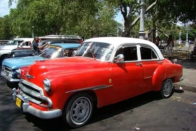 Cuba - Vieille voiture