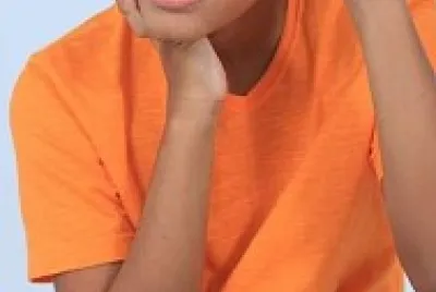 j u