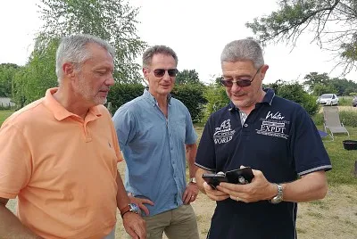les 3
