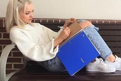 reading jigsaw puzzle