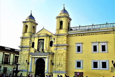 Templo en Lima, Perú.