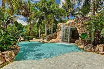 Tropical pool