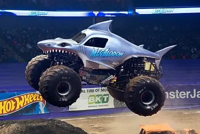 Megalodon Monster Truck