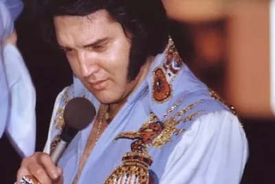 Elvis in blue jigsaw puzzle