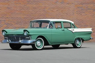 1957 Ford Custom 4-door Sedan
