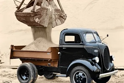 1939 Ford COE short body dump truck