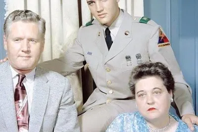 Elvis with parents jigsaw puzzle