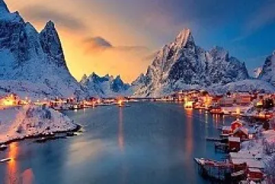 MONTAÑAS Y LAGO