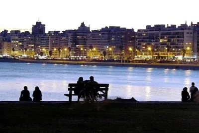 Playa Pocitos - Vista Nocturna jigsaw puzzle