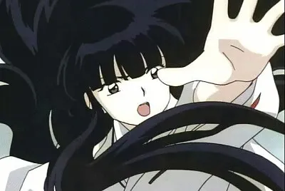 inuyasha ve como kikyo se cae de un cerro inuaysha