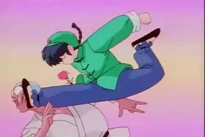 ranma le da un golpe a su padre para que lo deje