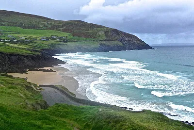 Coumeenoole Beach