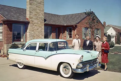 1955 Ford Fairlane 4-door Town Sedan
