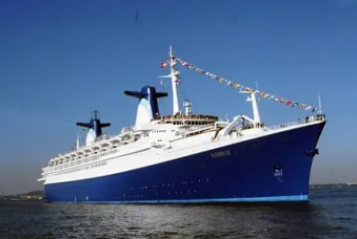 ocean liner, Not a cruise ship