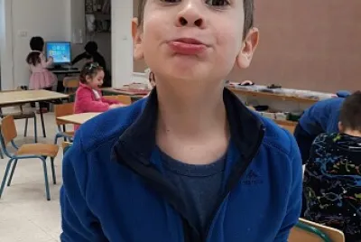 ×©×—×¨