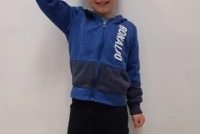 ×¢×•×–