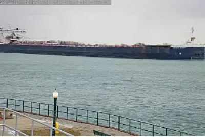 m/v American Integrity (1,000 ft long)