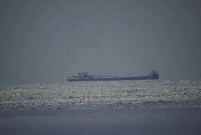 פאזל של AmA stuck in ice Lake Erie Feb 2015