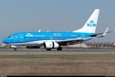 Boeing 737-7K2