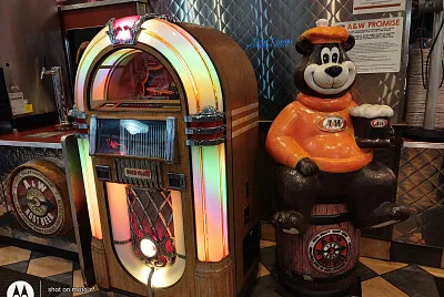 A W Rootbeer Bear   Jukebox jigsaw puzzle