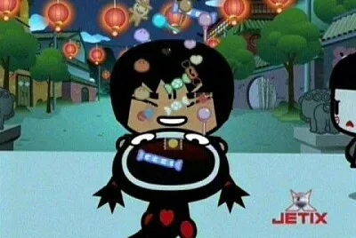abyo usa a garu para recibir dulces pucca