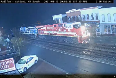 Q410  CSX-911   CSX 1776 engines at night