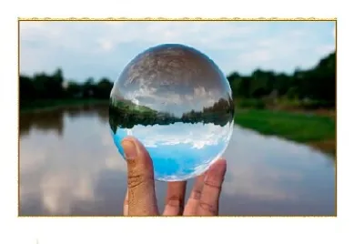 פאזל של una bola transparente y redonda