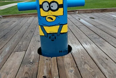 Algonac,MI/USA boardwalk bolland, painted