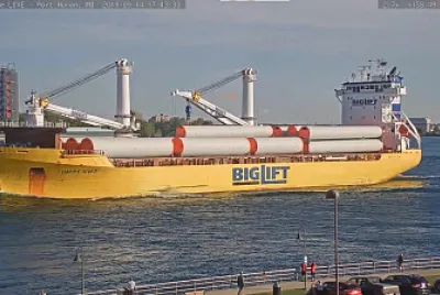 Heavy Lift vessel  "Happy River "