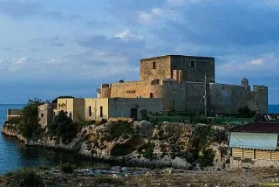 castello di brucoli