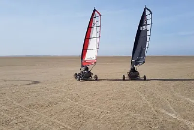 Blokarts and beach jigsaw puzzle