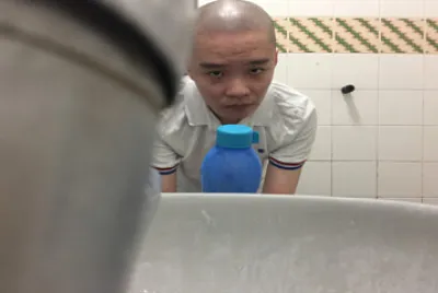 Leon_Lee_Yu_Xuan_EvilIntelligence_Bottle_Cold_Drinking_Water_Two.png