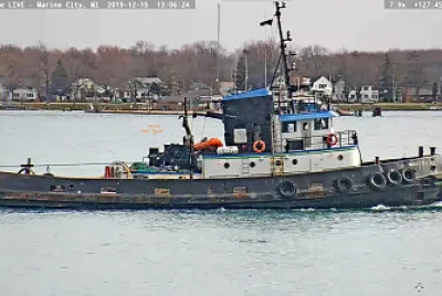 tug  "Molly Mi " southbound to Lake Erie