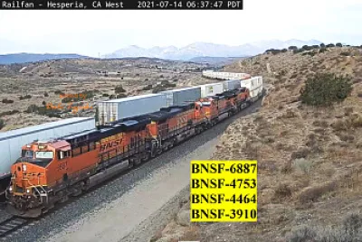 BNSF-6887,4753, 4464, 3910 at Hesperia,CA/USA meets another BNSF train
