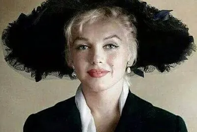 LADY jigsaw puzzle