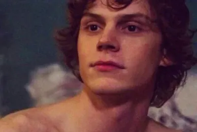 Evan Peters