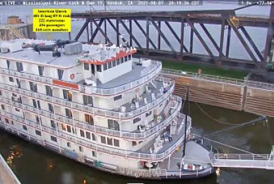 American Queen sternwheeler in Mississippi lock