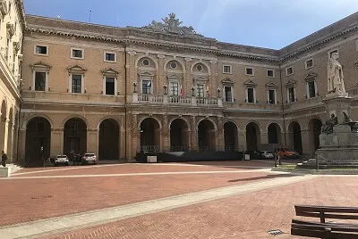 piazza di recanati