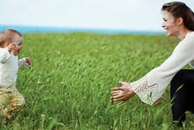 פאזל של Criança Aprendendo a Andar
