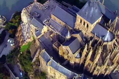 פאזל של Mont St Michel, les toits
