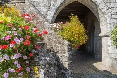 Un joli passage fleuri