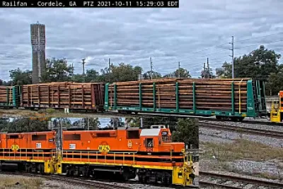 Log train pulled by HOG-2124   HOG-2125 at Cordele,GA/USA