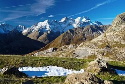 La Meije et le Massif des Ecrins au fond