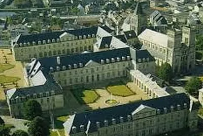 פאזל של Caen - Abbaye aux Dames
