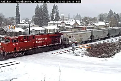 CP-9370 approaching the Revelstoke in the snow
