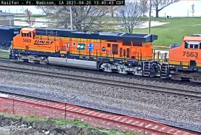 BNSF-5869 and BNSF-7563 at Ft Madison,IA/USA
