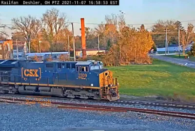 CSX-3309 southbound in the afternoon sunshine, Deshler,Ohio