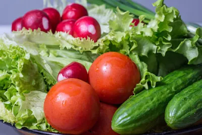 Lechugas, tomates y pepinos jigsaw puzzle