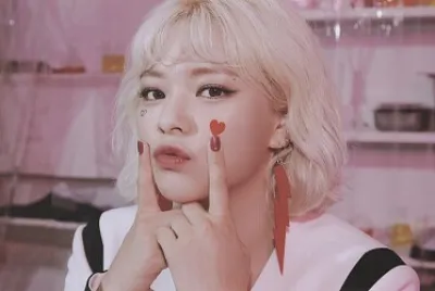 Jeongyeon Scentist jigsaw puzzle